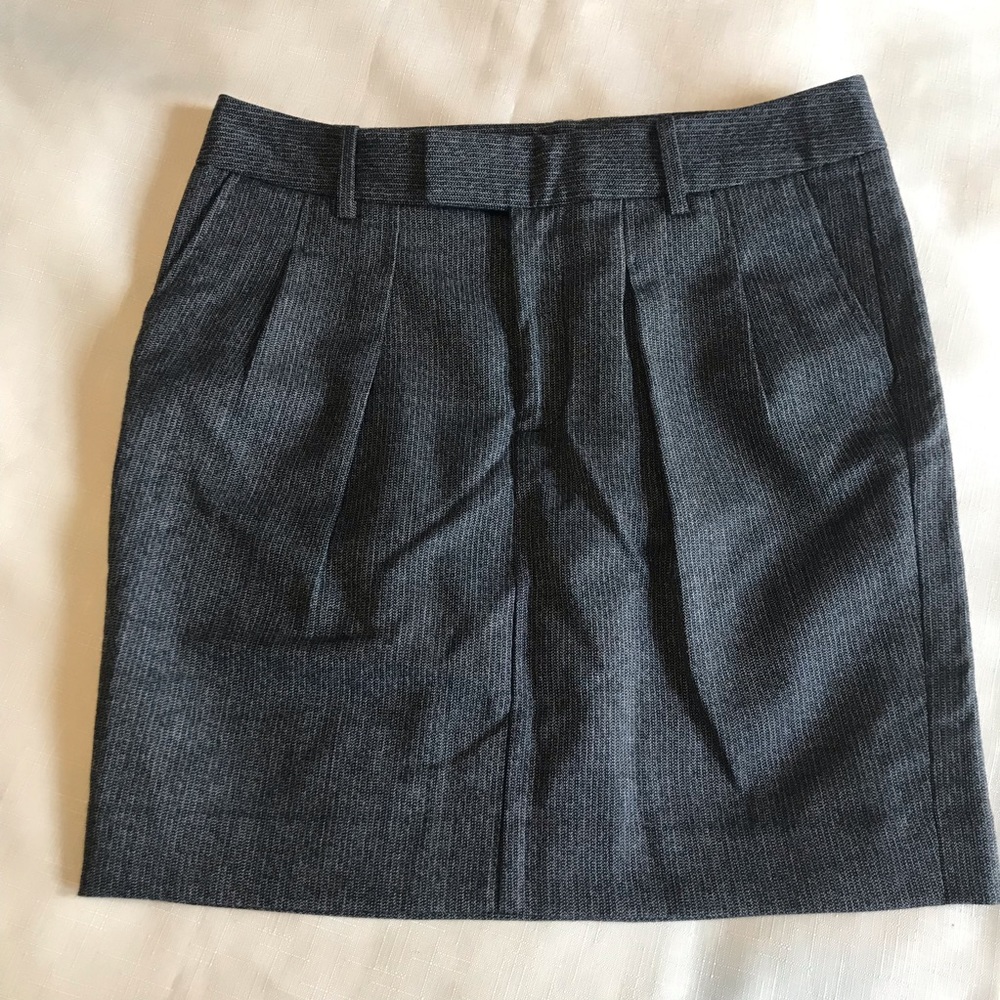 Gap black blue and white front pleated skirt